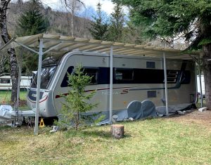 CARATOP selbststehende Wohnwagen Überdachung