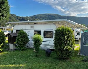 TWINTOP selbststehend-aufliegendes Kombischutzdach mit Design-Regenrinne