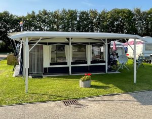 TERRATOP Terrassenüberdachung mit Designregenrinne