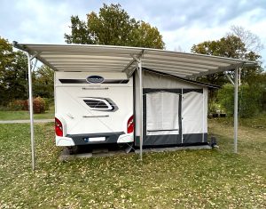 TWINTOP selbststehend aufliegendes Schutzdach für Wohnwagen und Vorzelt