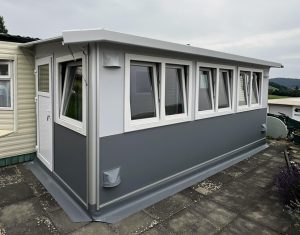CARATENT mit Zwangsbelüftung in der Front