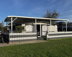 TWINTOP selbststehend-aufliegend auf Hobby Landhaus mit Design-Regenrinne