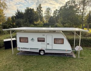CARATOP selbststehend aufliegend mit Design-Regenrinne