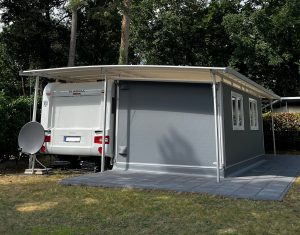 TWINTOP selbststehend auf festem Vorzelt CARATENT aufliegend